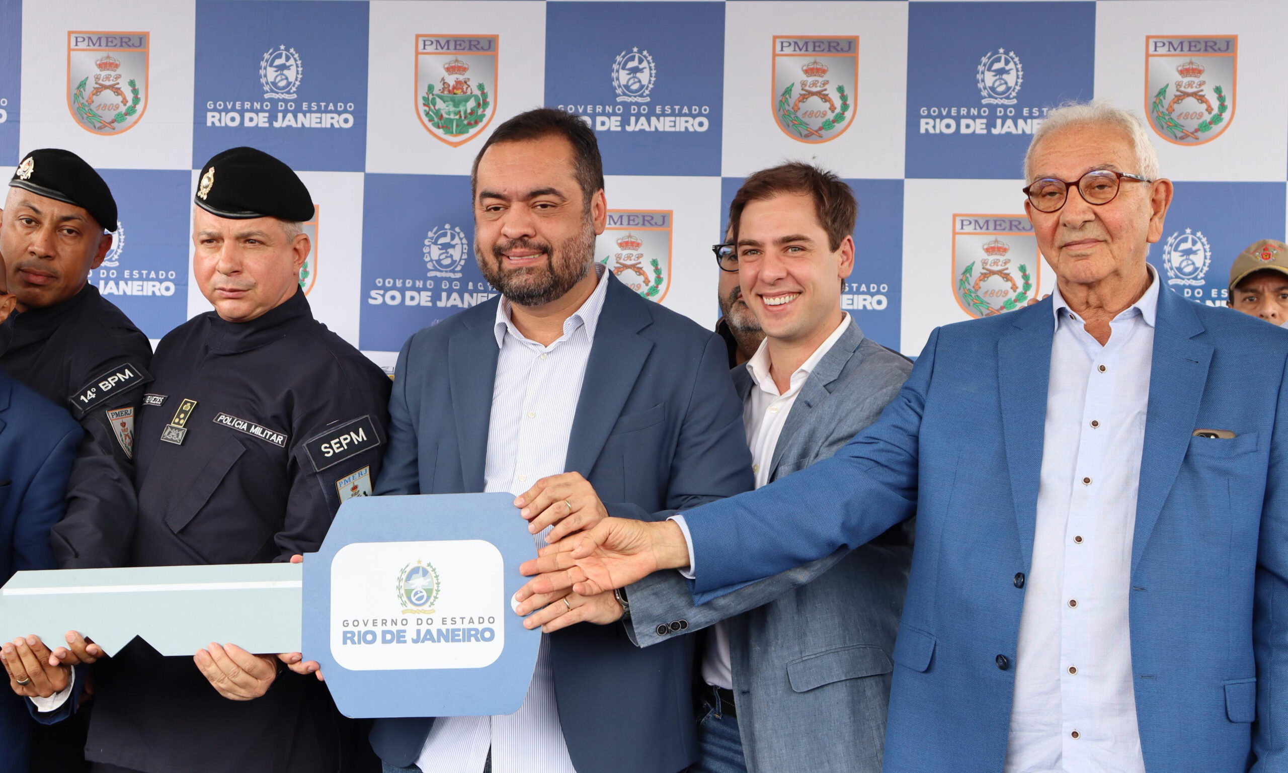 Mais segurança para a Zona Oeste. Solenidade de entrega de 29 viaturas para a polícia militar