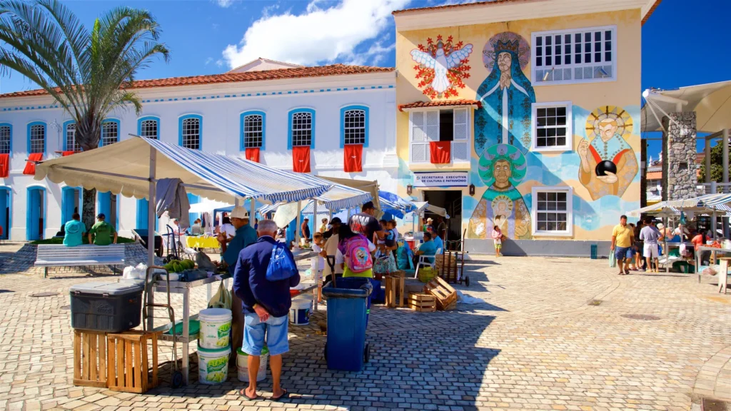 A nova taxa de turismo de Angra dos Reis impõe cobrança de R$ 95 por embarque e ameaça o setor que mais gera empregos na cidade. O deputado estadual Jorge Felippe critica a medida e defende a revogação da taxa, em defesa do turismo, do comércio e das famílias angrenses.